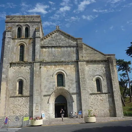 Sur A 500 M De La N 3 * Soulac-sur-Mer